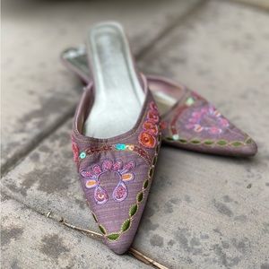 Pointy lavender silk kitten heal mules, with beads and embroidery